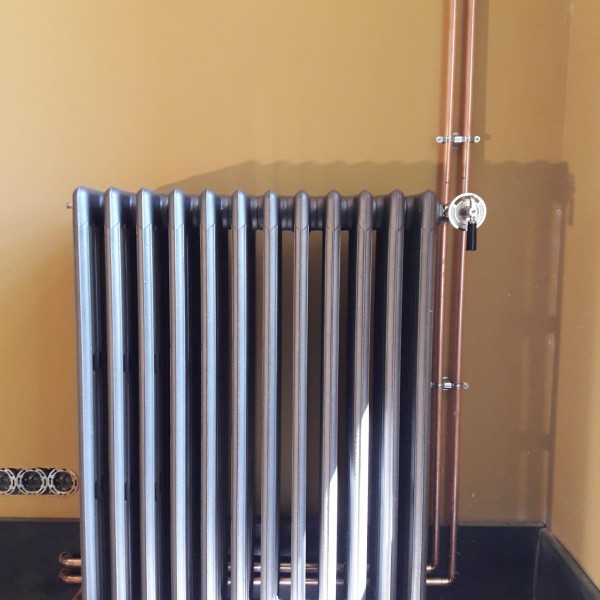 -Raccordement radiateur en fonte